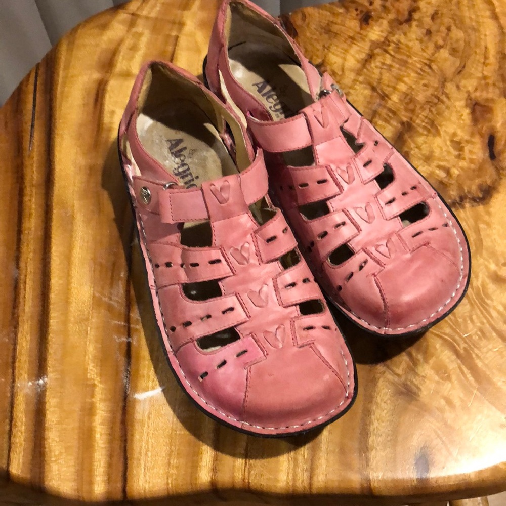 Algeria shoes